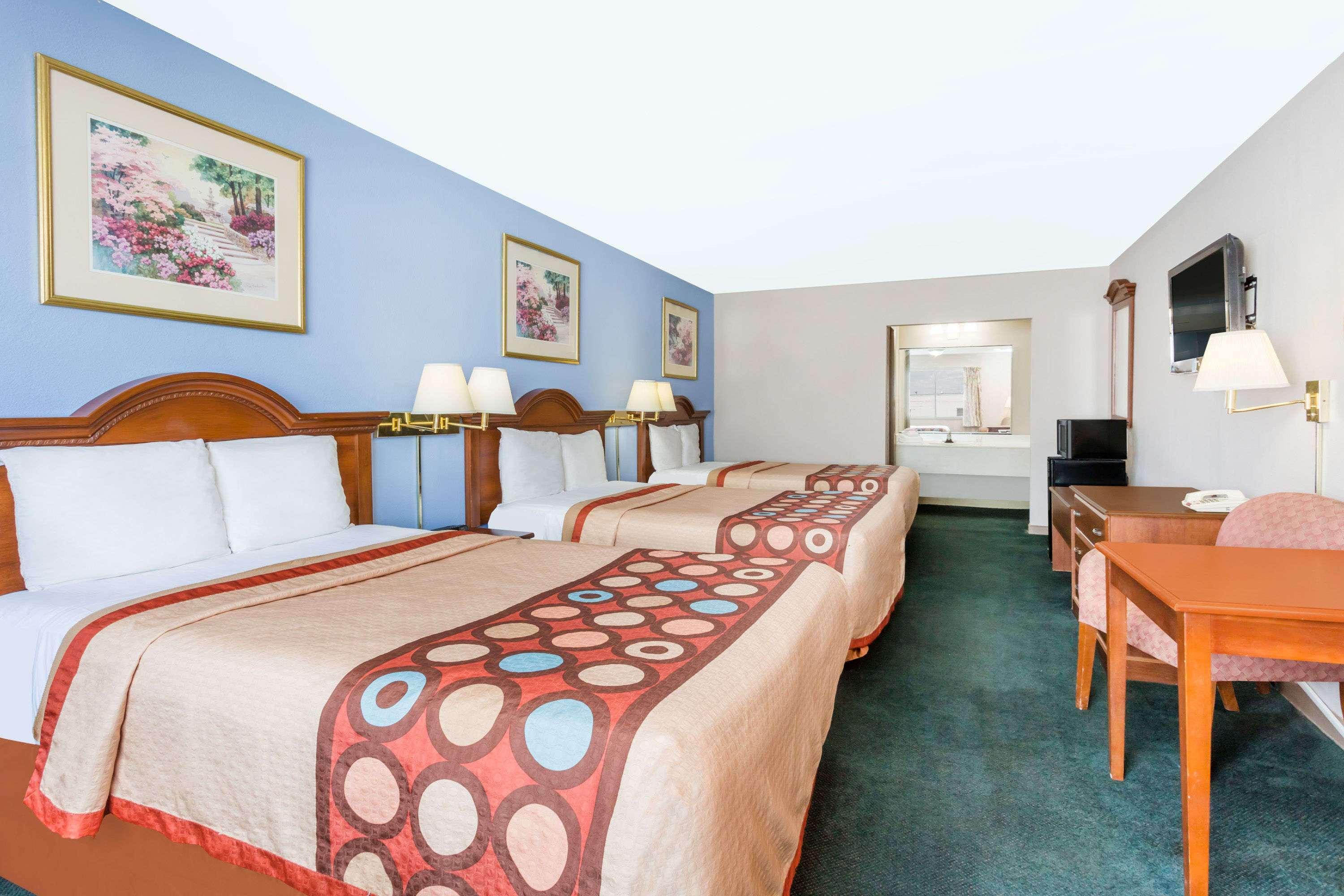 Super 8 By Wyndham Greensboro Exterior foto
